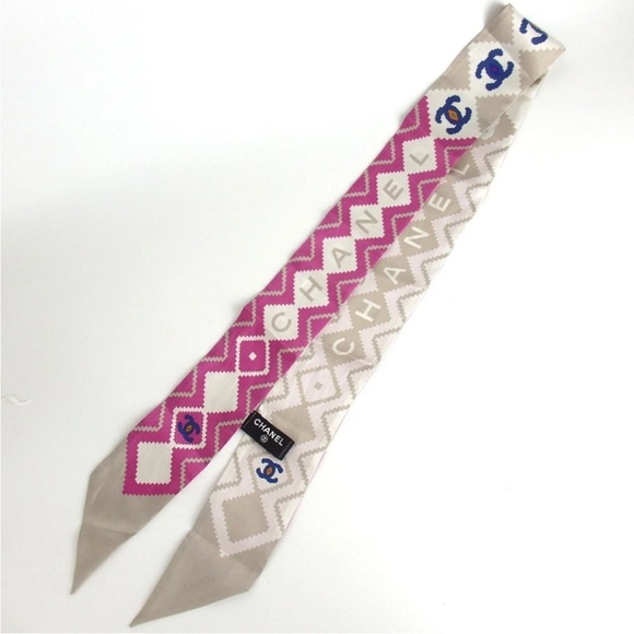 CHANEL Long COCO Mark scarf silk - Picture 2 of 7